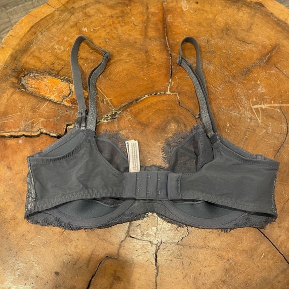 🦋NWOT Victoria Secret Lace Bra🦋 - Picture 2 of 4